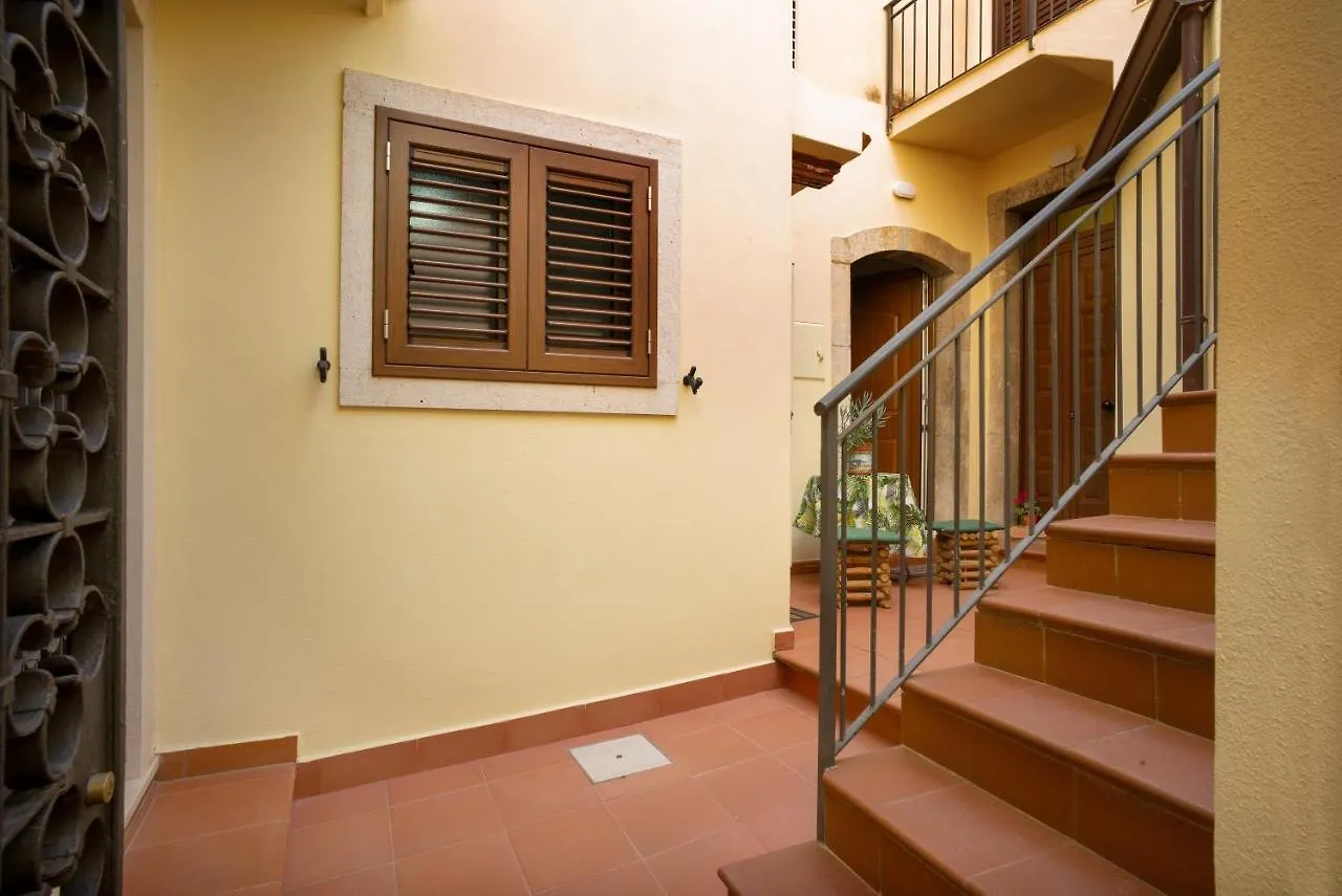 Casetta Alessandro Taormina 0*,